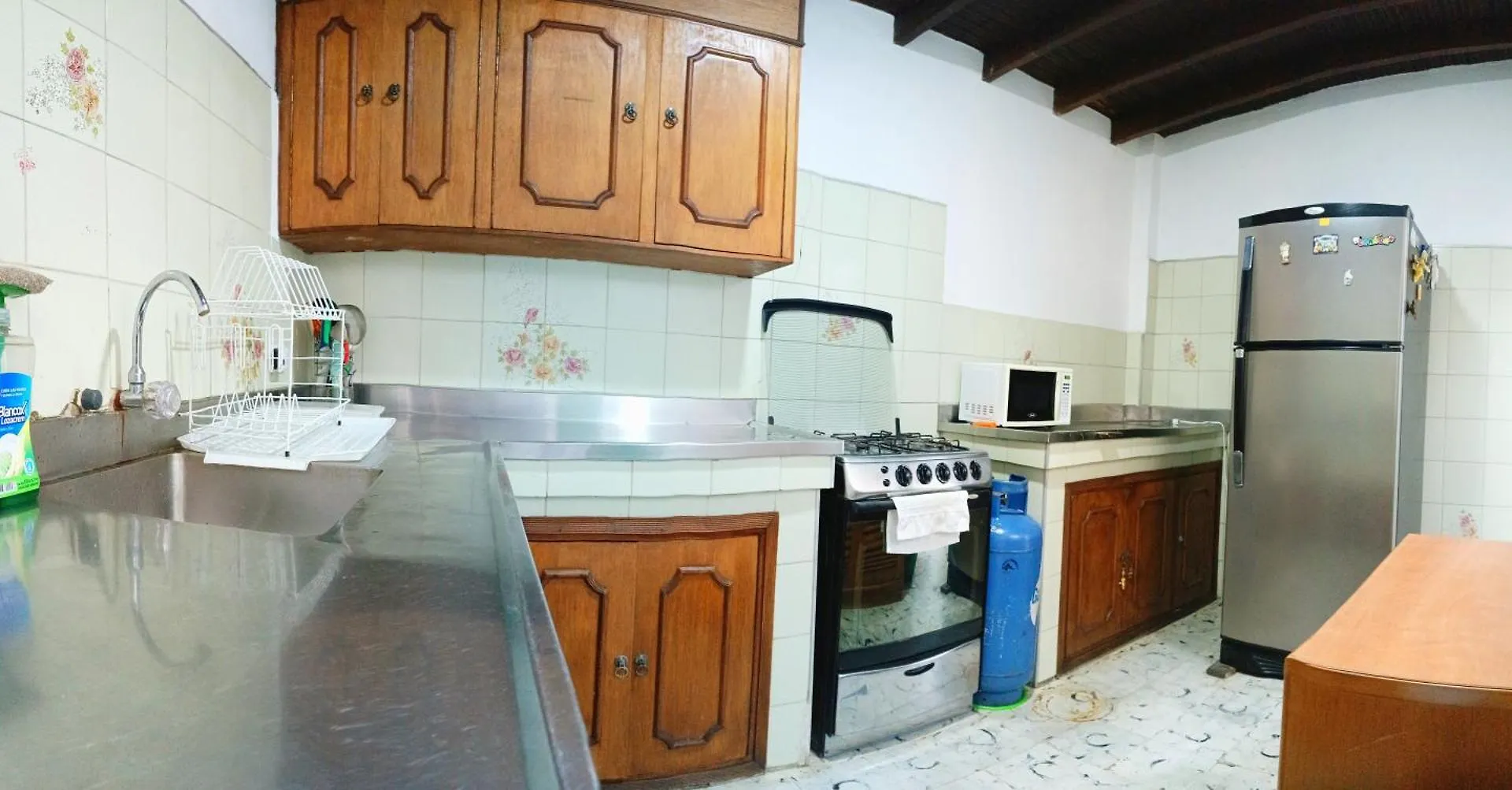 The Flora House - Espacio Seguro, Amplio Y Acogedor Apartment Medellin Homestay