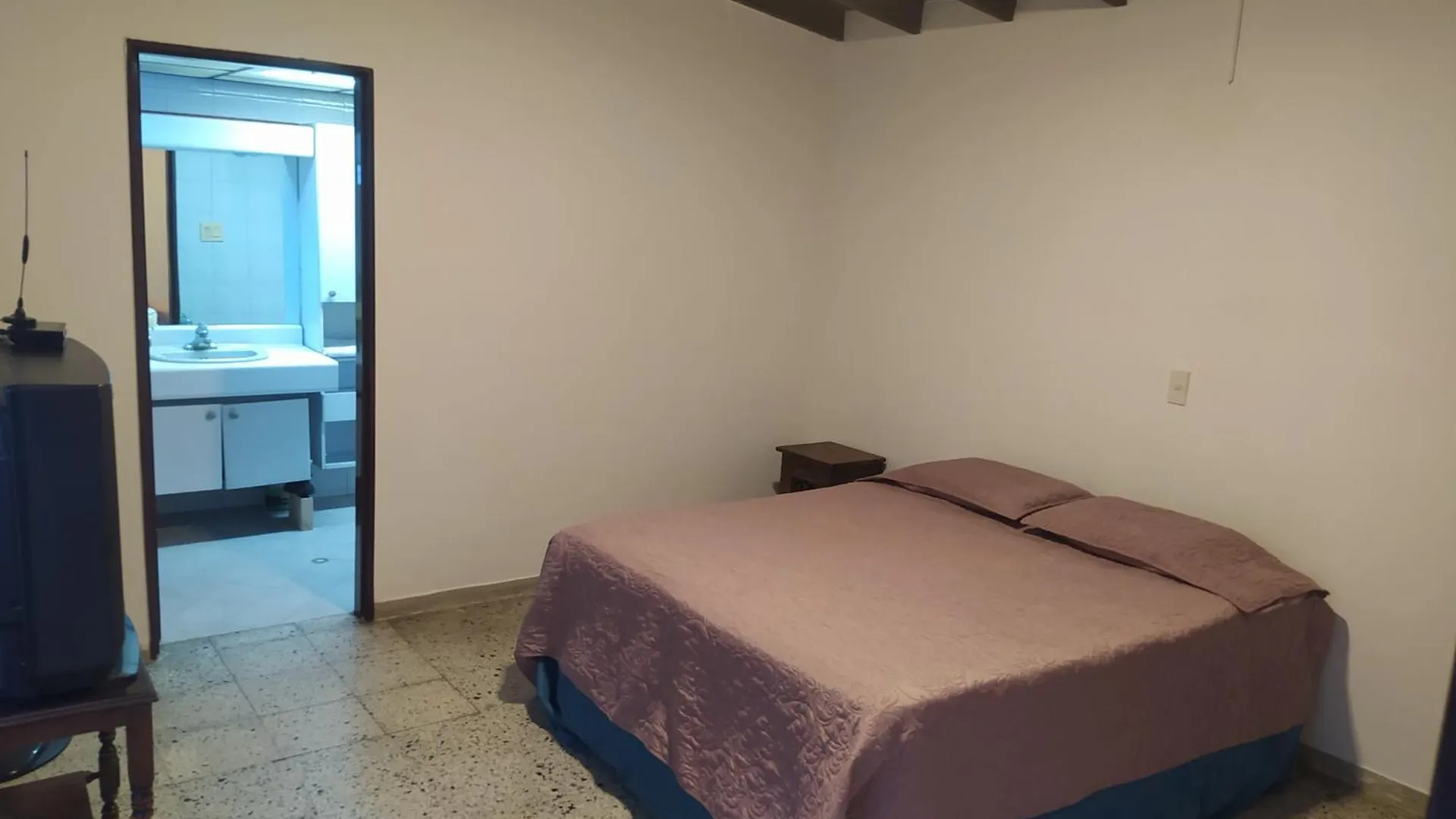 The Flora House - Espacio Seguro, Amplio Y Acogedor Apartment Medellin Colombia